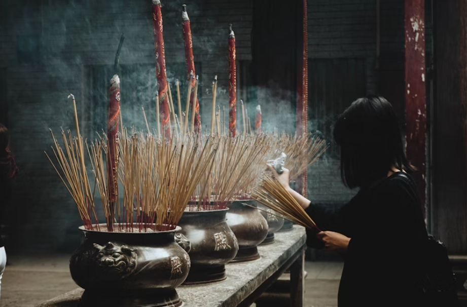 The Art of Aromatherapy: Choosing the Perfect Incense Cone Burner for a Calming Ambience