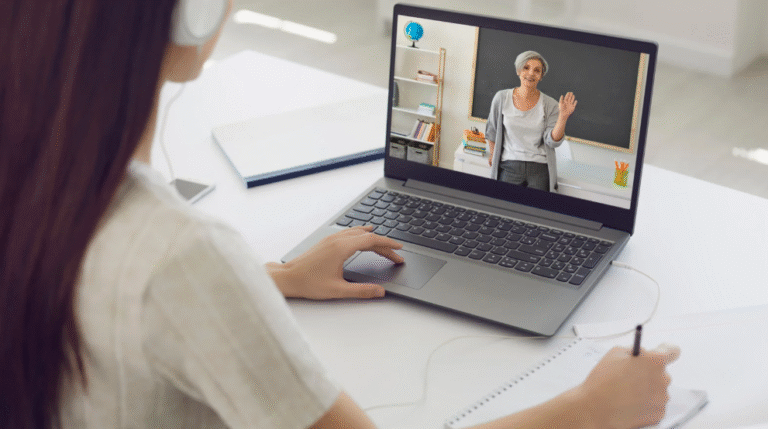 The Benefits of Earning Your Degree Online from a Community College