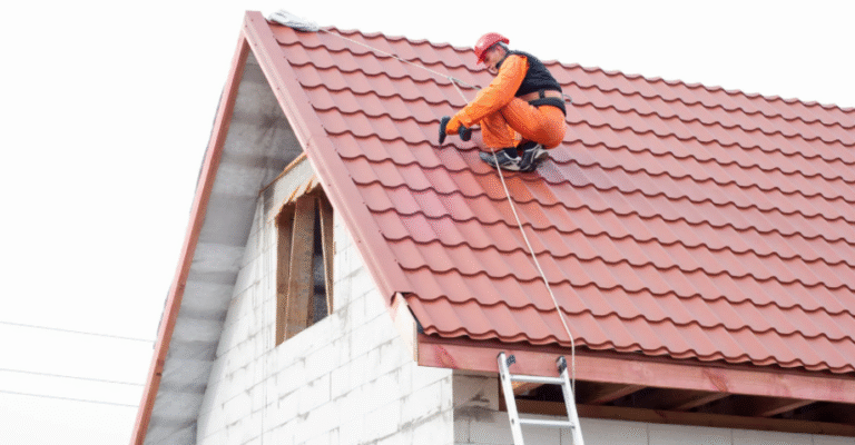 How Professional Roof Repair Extends the Lifespan of Your Roofing System